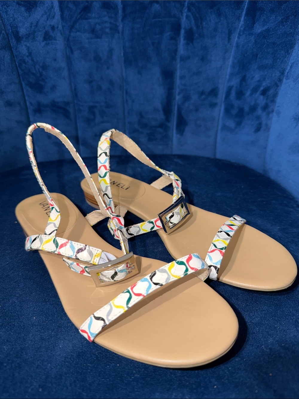 Vaneli Multicolor Strap Women's Sandals w/ Silver Buckle Size 8.5W
